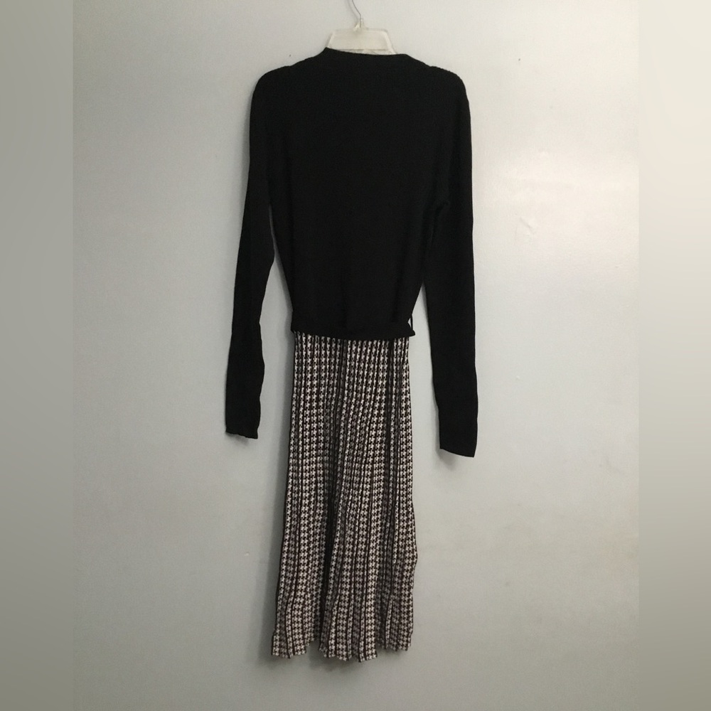 MAX STUDIO DRESS - Picture 13 of 16